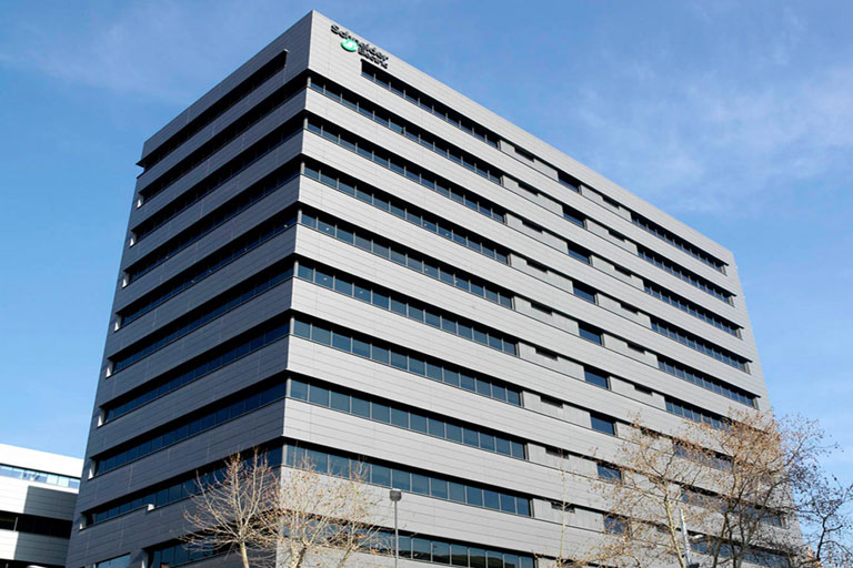 Oficinas de Schneider electric en barcelona, proyecto realizado por la ingeniería de Barcelona OTP Global Engineeringns.