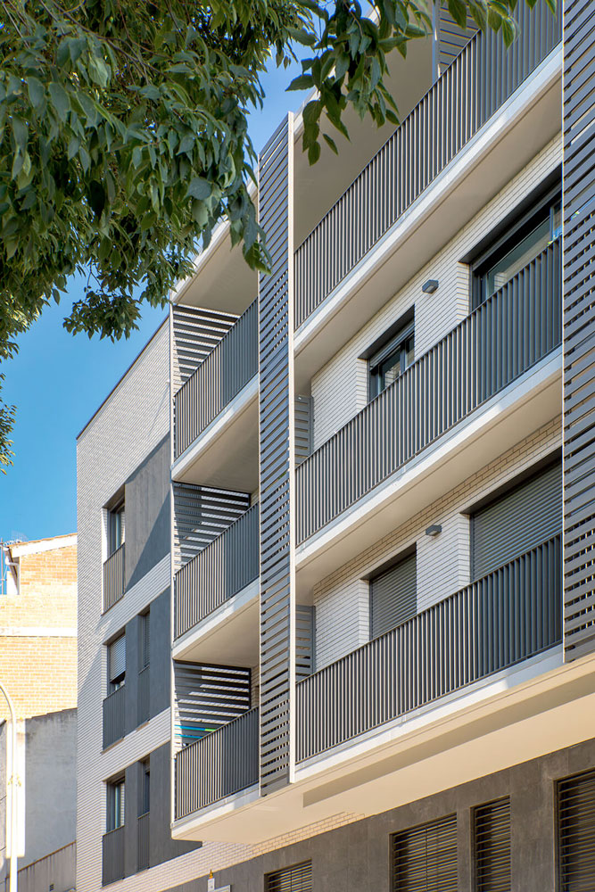 Edificio de 19 viviendas con aparcamiento en Vilafranca del Penedès, proyecto ejecutivo y legalización de instalaciones y actividad del parking realizado por la ingeniería de Barcelona OTP Global Engineering.