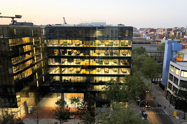 BCN10 amazon oficinas del 22@ de Barcelona, proyecto de actividad realizado por al ingeniería OTP Global Engineering