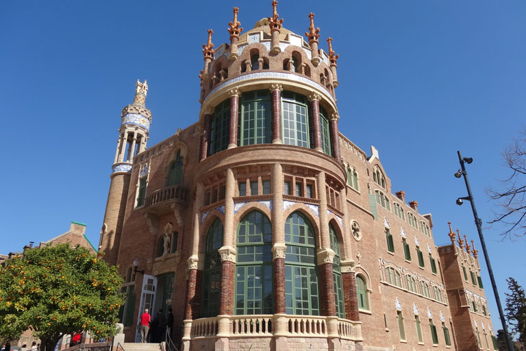 Exterior pavellón Sant Manuel